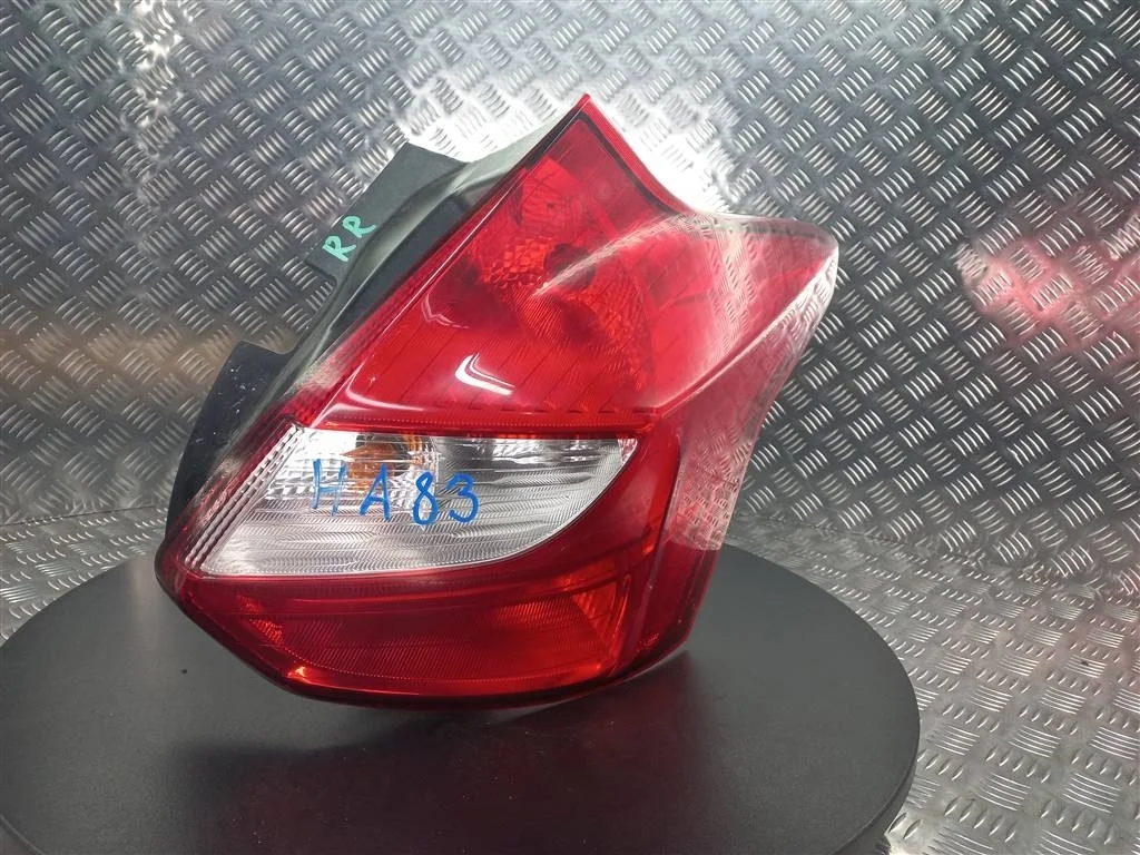 Фонарь задний правый (Фара) FORD Focus III (2011—