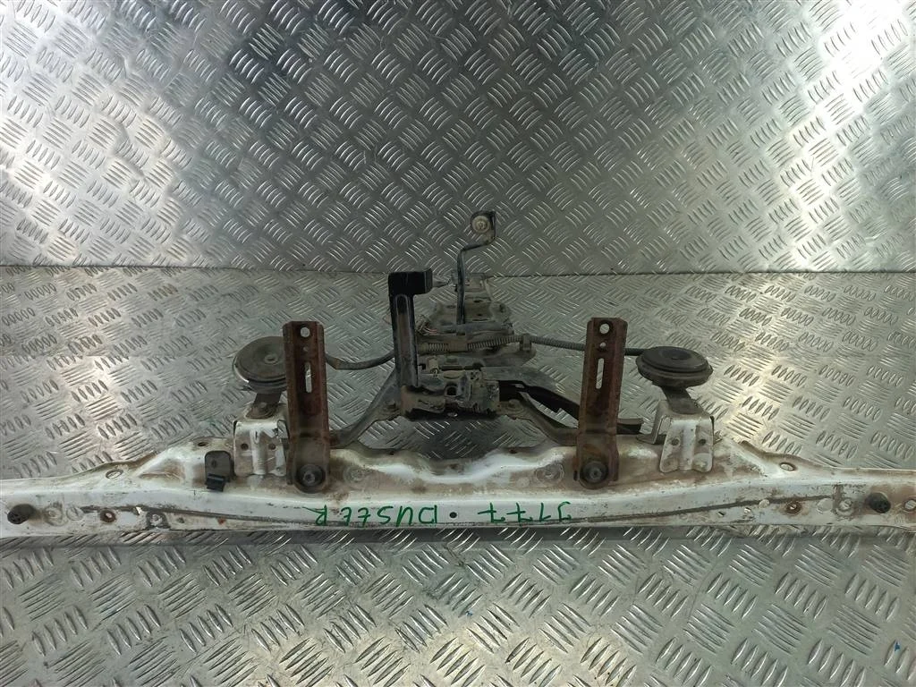 Панель передняя (Телевизор) Renault Duster I (201