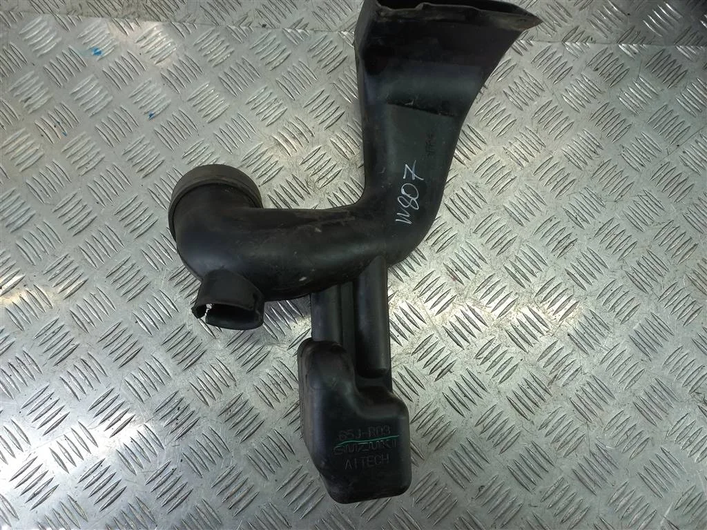 Воздухозаборник SUZUKI Grand Vitara II (2005—2008)