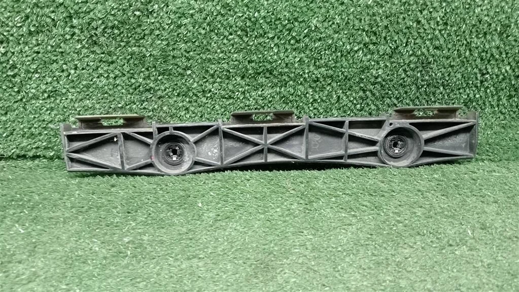 Б.у. крепление бампера зад LEXUS IS250 GSE20 LEXUS IS250 GSE20