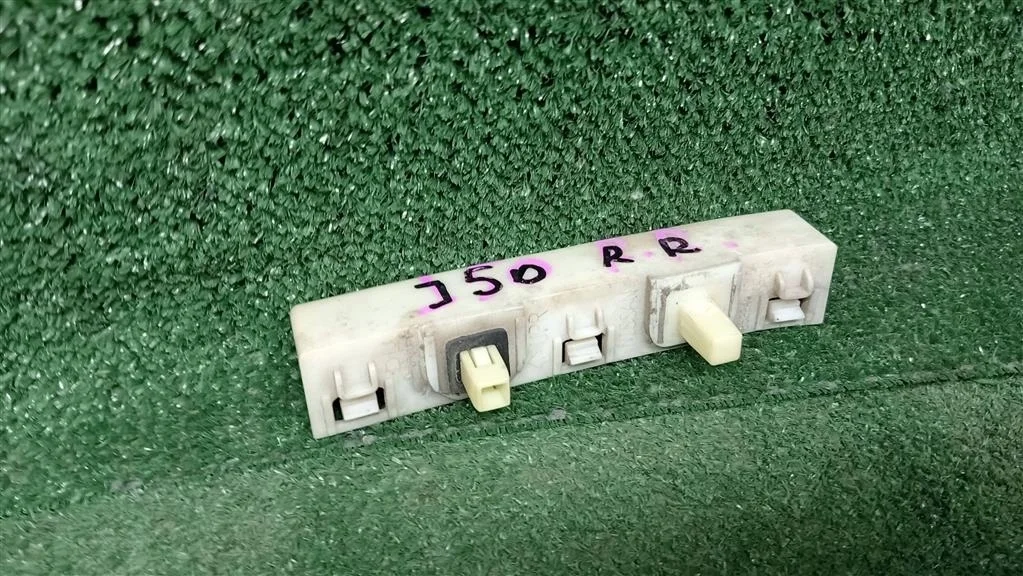 Б.у. крепление бампера зад INFINITI QX50 J50 INFINITI QX50 J50