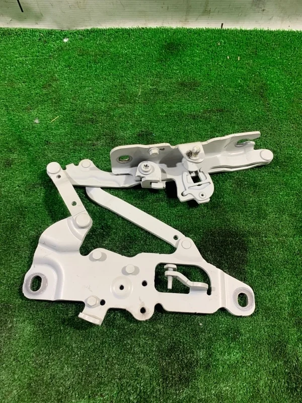 Петля капота левая BMW 5 2012 41007270883 F10 N20B20