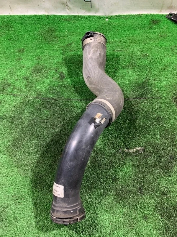 Патрубок интеркулера BMW 1 2012 13717597587 F20 N13B16A