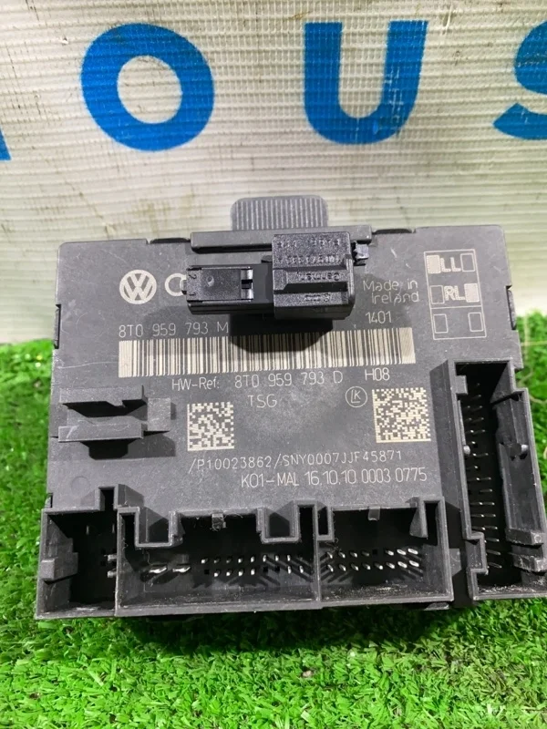 Блок управления дверьми Audi A4 2011 8T0959793M B8 CDN, передний правый