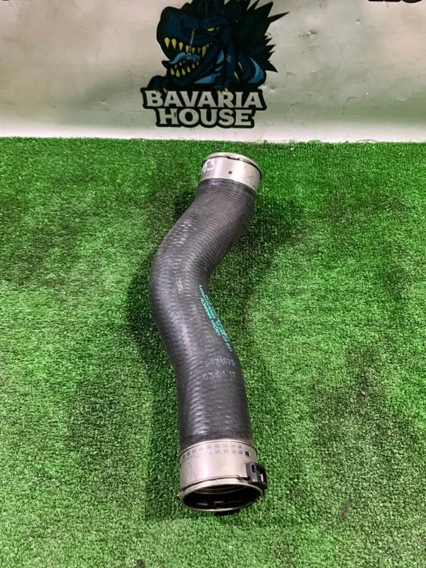 Патрубок интеркулера BMW 5 2012 13718672108 F10 N20B20B