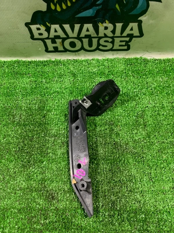 Кронштейн крыла BMW 3 2010 51117058447 E90 N53B30, передний левый