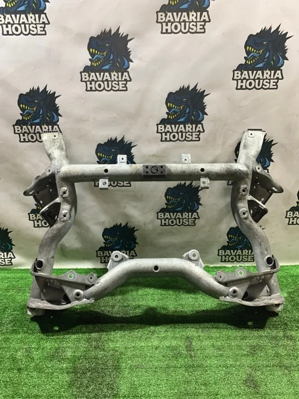 Подрамник Mercedes-Benz C-class 2012 A2046281057 W204 271860