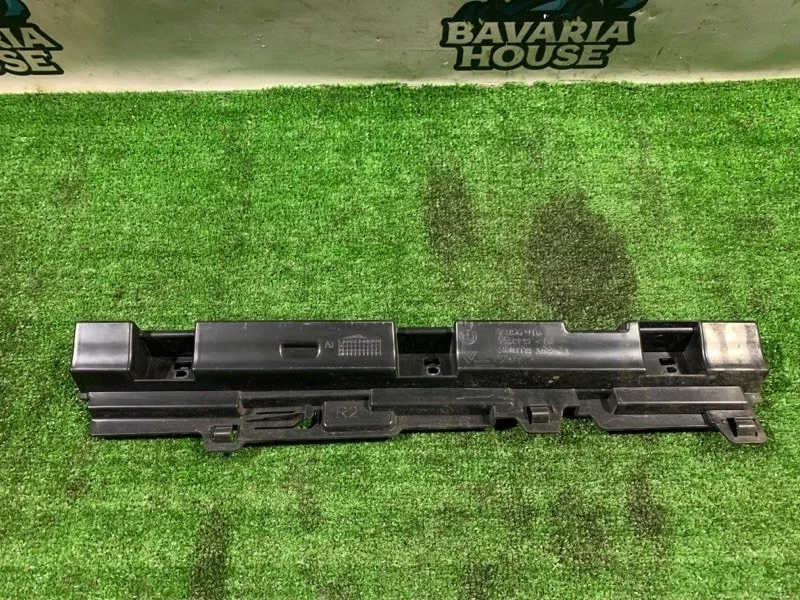 Кронштейн порога BMW 3 2013 51777256916 F30 N47D20C, правый