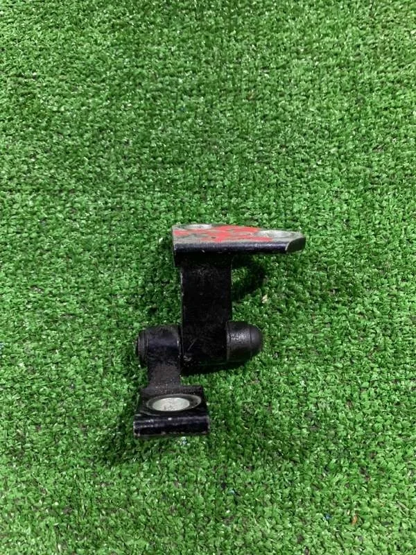 Петля двери задней левой верхняя volkswagen Passat 2010 3C4833401D B6 CDA