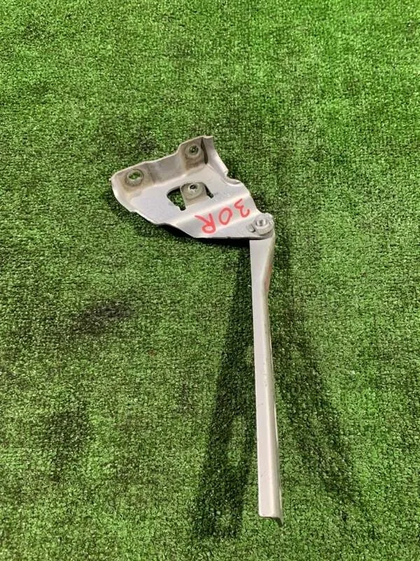 Петля капота правая Audi A4 2011 8K0823302D B8 CDN