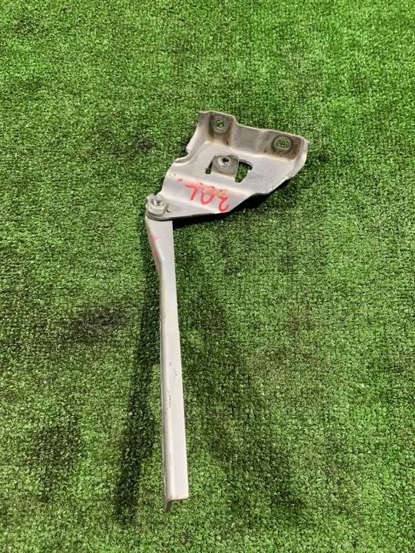 Петля капота левая Audi A4 2011 8K0823301D B8 CDN