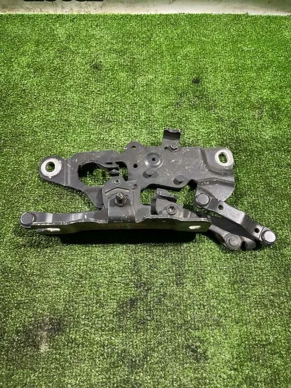 Петля капота левая BMW 5 2012 41007270883 F11 N52B30AF