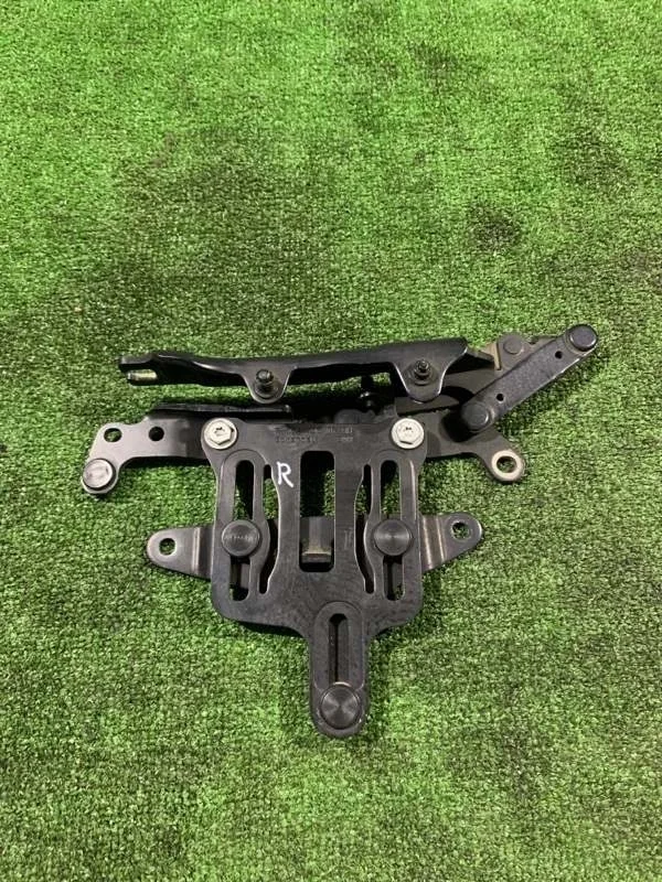 Петля капота правая BMW 5 2009 41617229636 F07 N63B44A