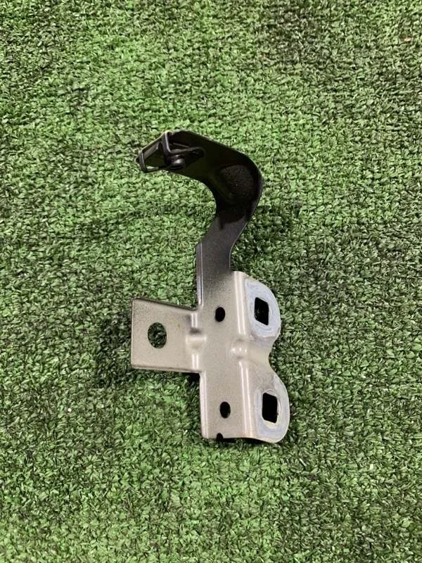 Кронштейн крыла BMW 5 2009 41357230574 F07 N63B44A, правый