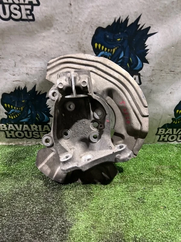 Кулак передний левый BMW 1 2006 31216793923 E87 N52B30AF