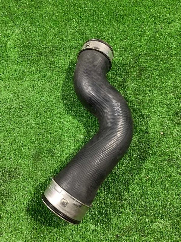 Патрубок интеркулера volkswagen Passat 2008 3C0145832Q B6 BZB