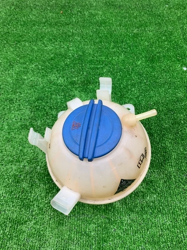 Бачок расширительный volkswagen Passat 2008 1K0121407A B6 BZB