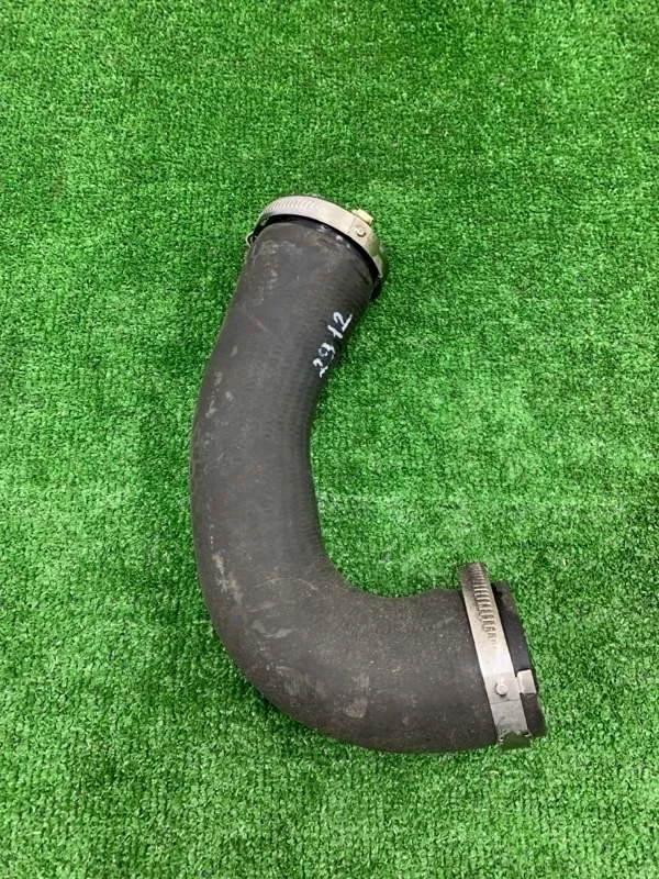 Патрубок интеркулера Audi Q5 2010 8R0145709H 8R CDN