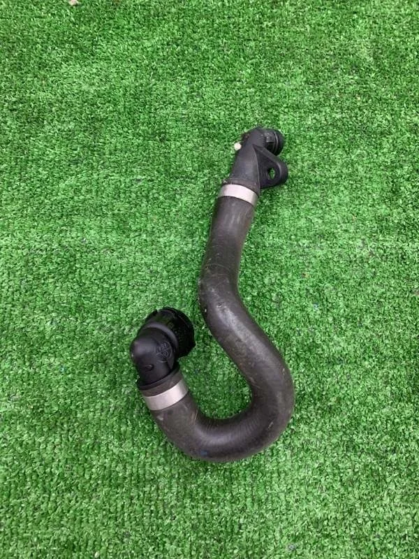 Патрубок системы охлаждения BMW 3 2010 17117524710 E91 N53B30A