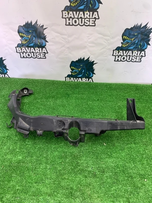 Кронштейн фары правой BMW 3 2010 51647138402 E91 N53B30A