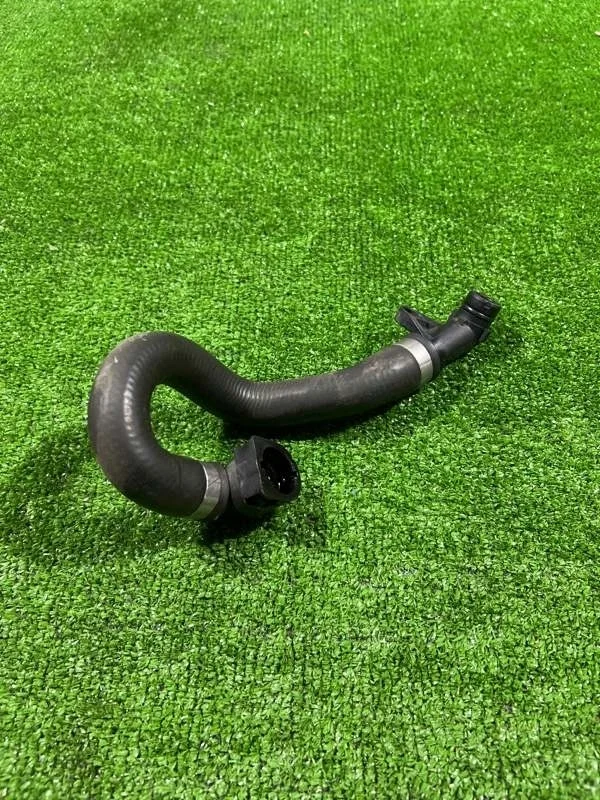 Патрубок системы охлаждения BMW 3 2008 17117524710 E92 N46B20BD