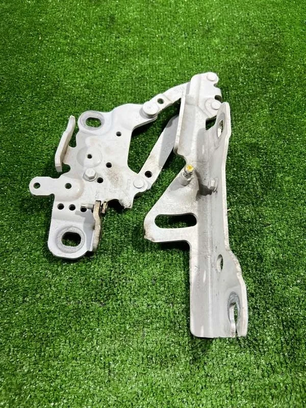 Петля капота левая BMW 3 2013 41617286343 F30 N47D20C