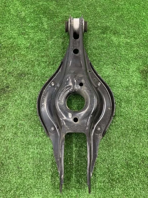 Рычаг задний BMW 3 2013 33326867540 F30 N47D20C