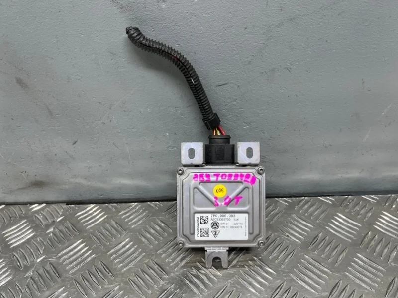 Блок управления бензонасосом Porsche Cayenne 958