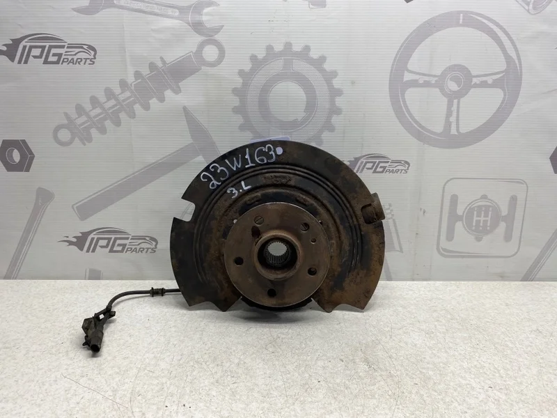 Кулак задний левый Mercedes-benz ML 2001 W163