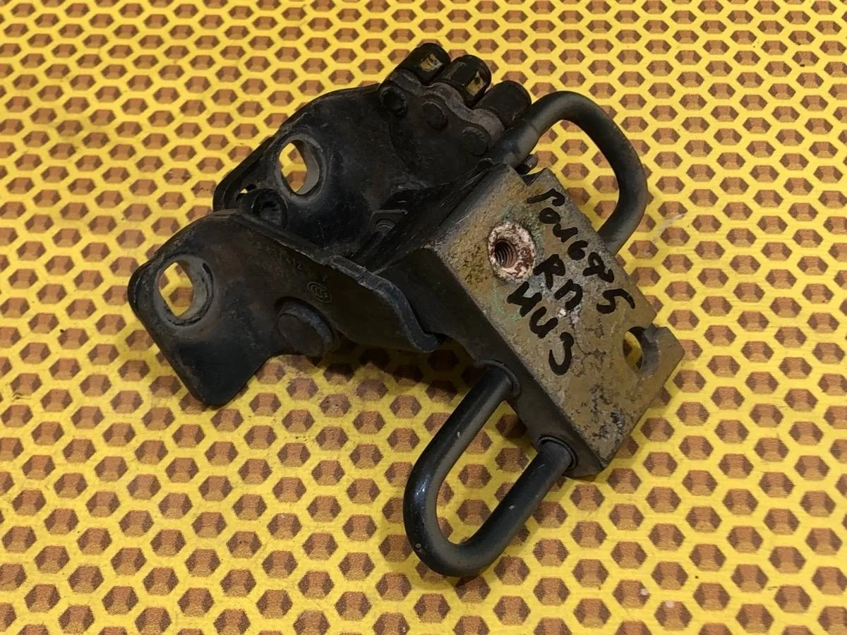 Петля двери Volkswagen Golf 2008 1K0831412Q MK5 BXE, передняя правая