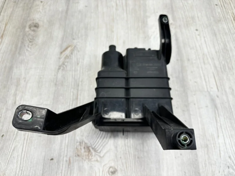 Адсорбер топливного бака VW Touareg 2 2010-2018 7P