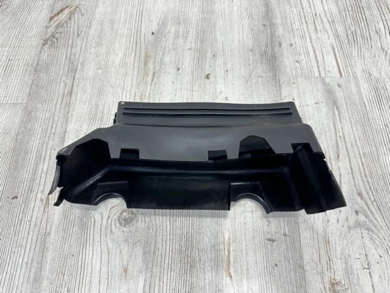 Воздушный канал VW Touareg NF 2013 7P