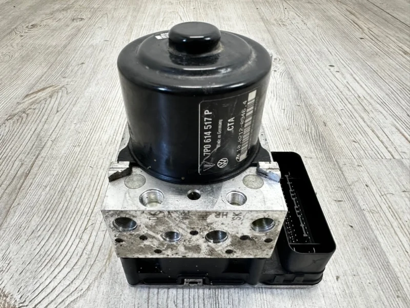 Блок abs (насос) VW Touareg NF 2013 7P