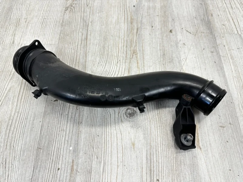 Патрубок интеркулера Porsche Cayenne GTS 2015 958 (92A)