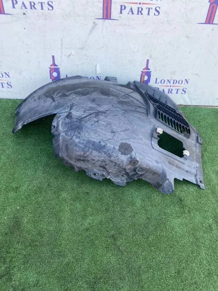 Подкрылок BMW F02