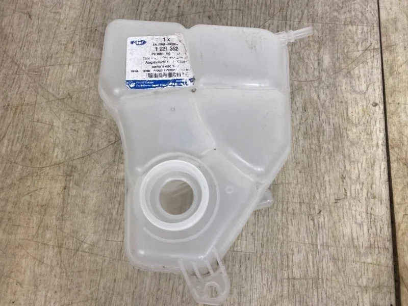 Бачок расширительный FORD FIESTA 2002 2003 2004 2005 2006 2007 2008 2009 2010 2011 2012 1221362, передний