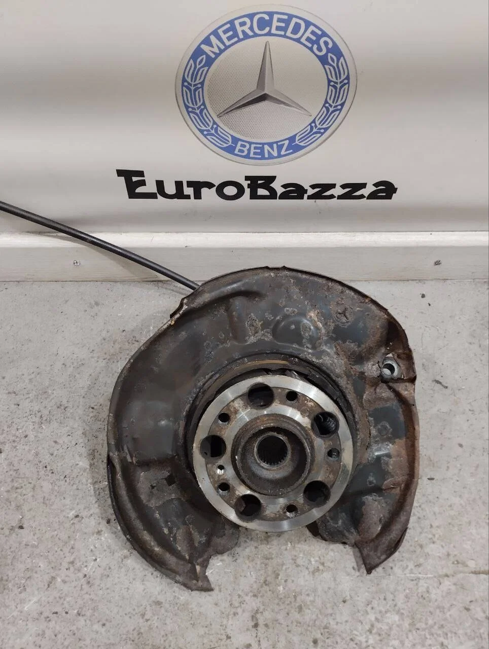 Кулак задний правый Mercedes W203