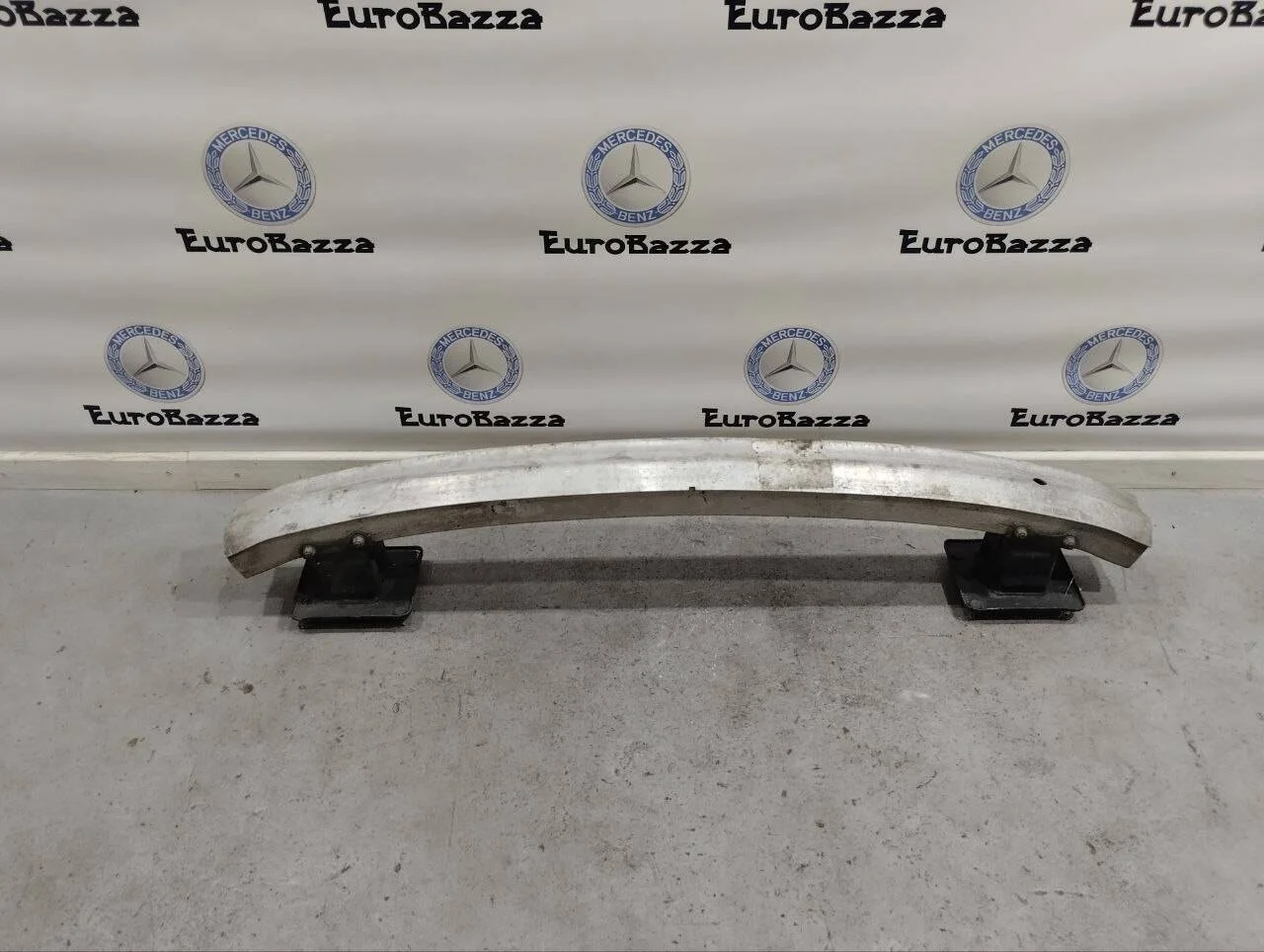 Усилитель заднего бампера Mercedes W251