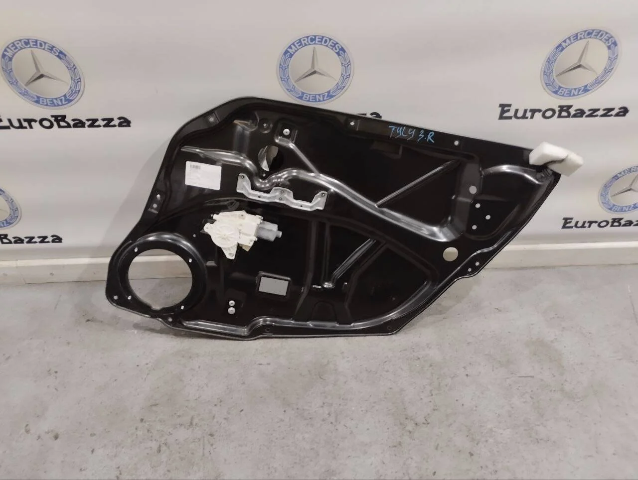 Стеклоподъемник задний правый Mercedes W251