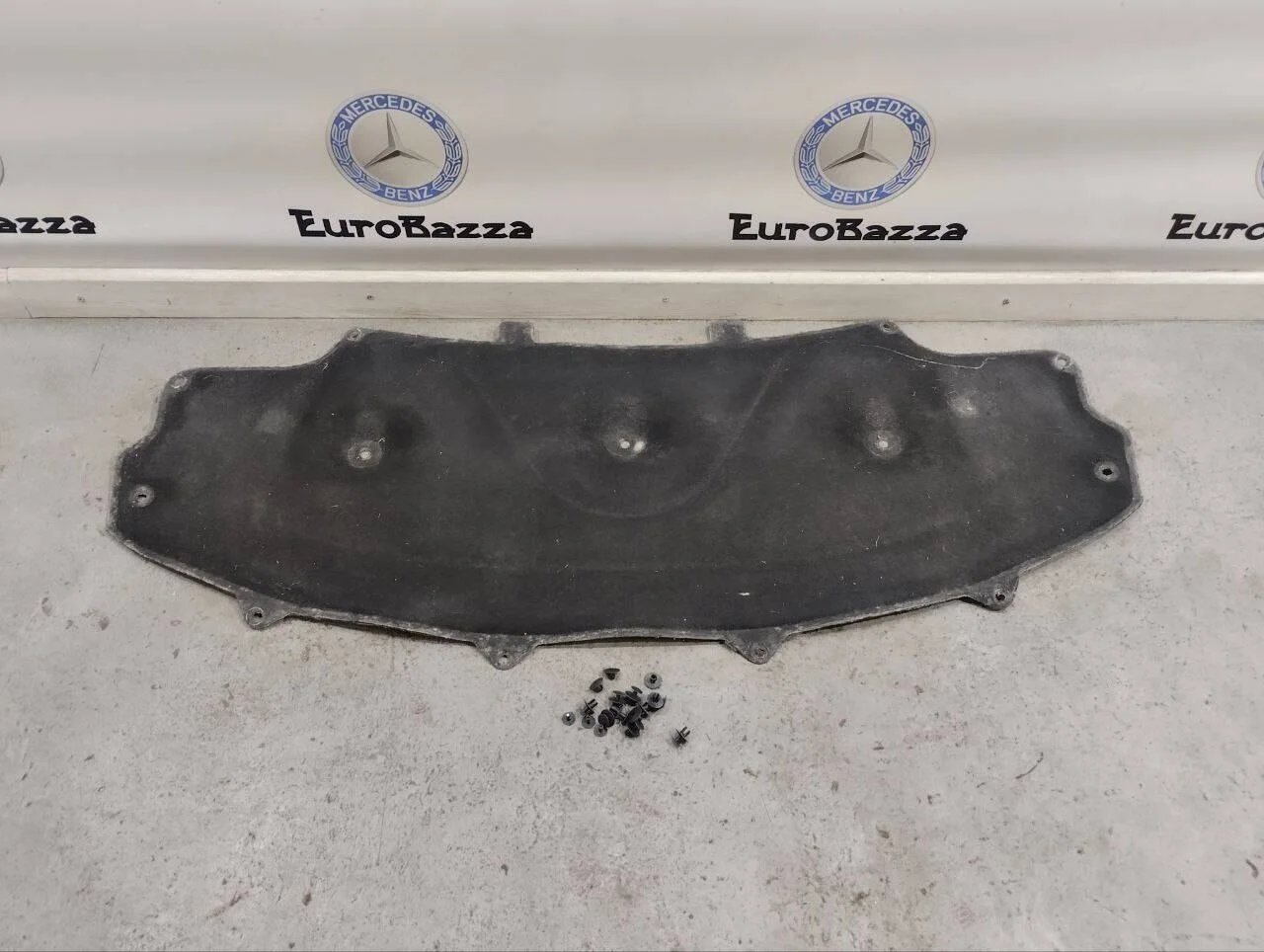 Шумоизоляция капота Mercedes W164