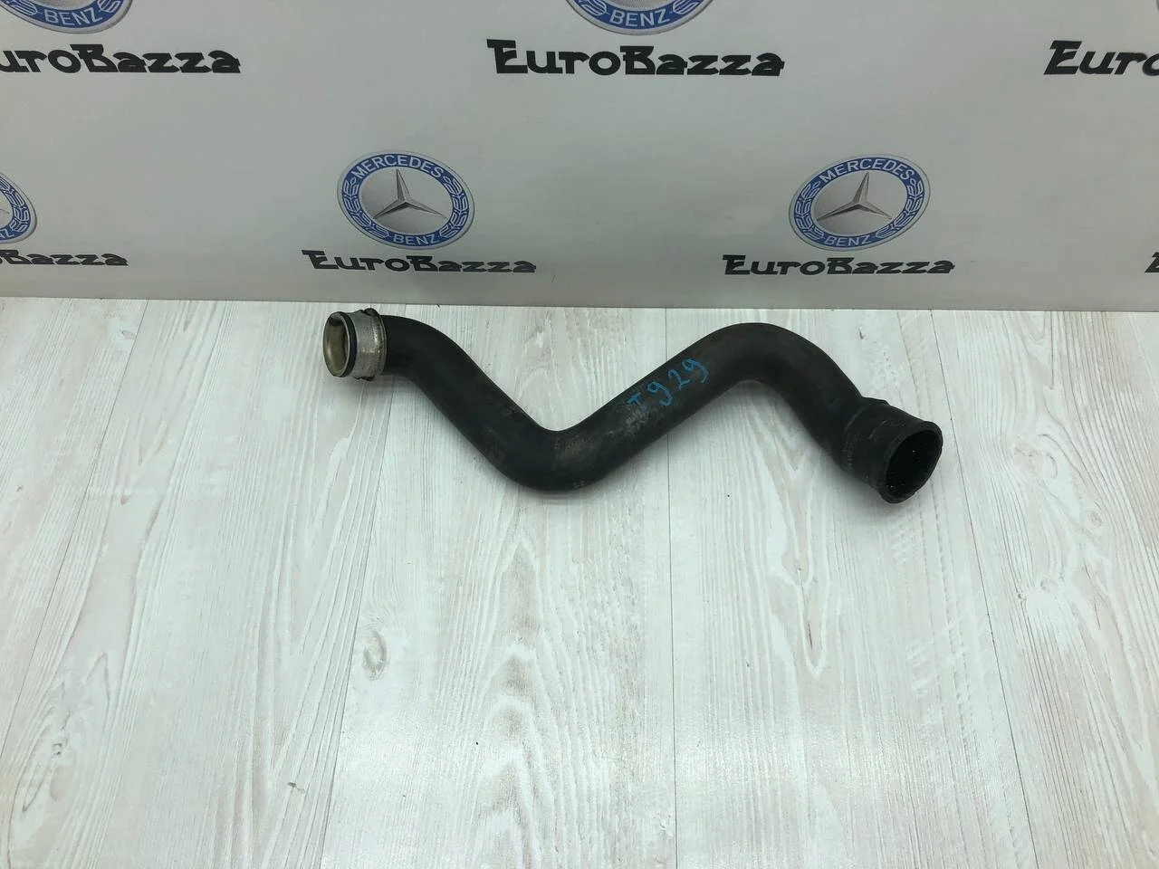 Патрубок основного радиатора правый Mercedes W251