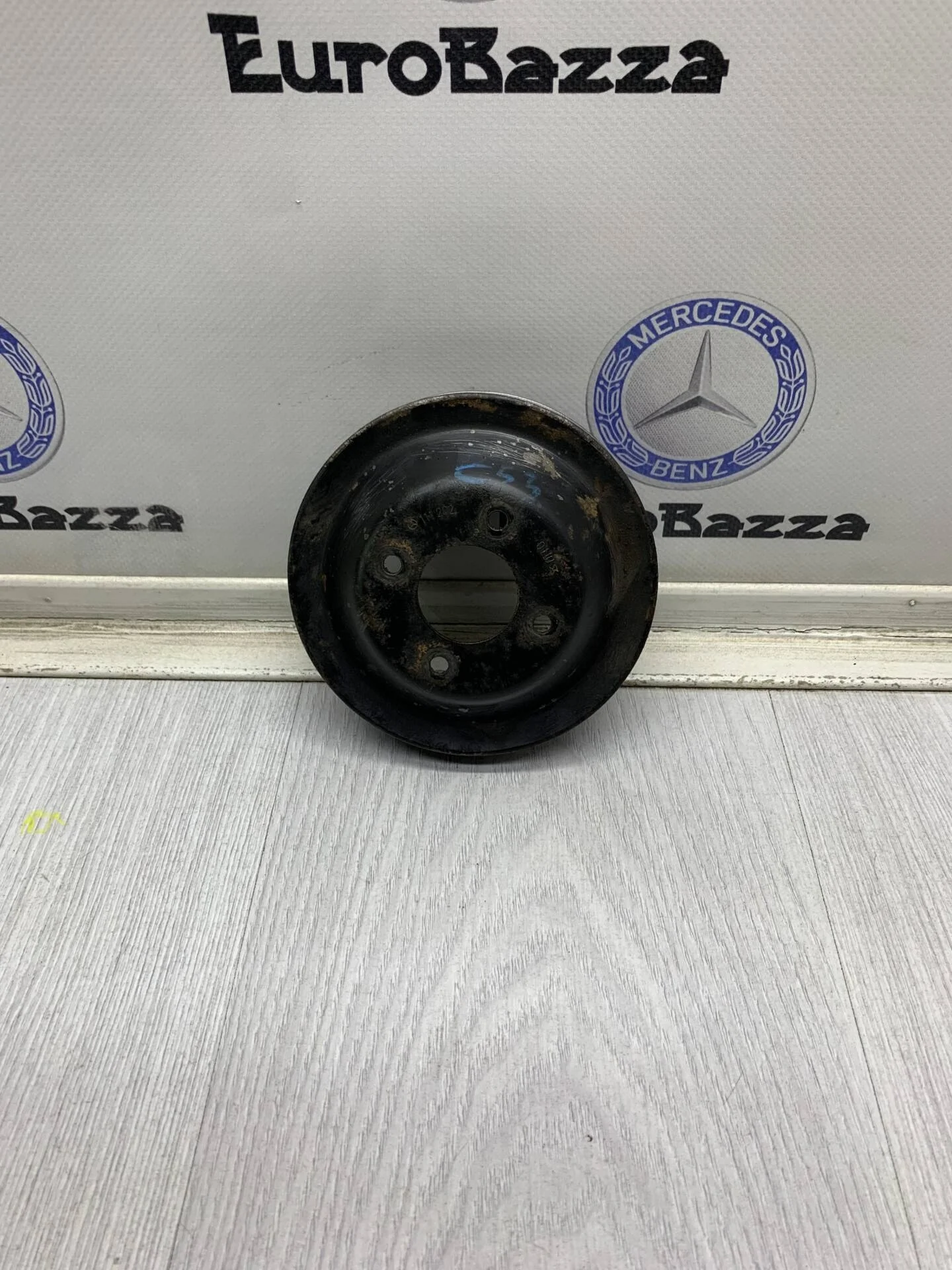 Шкив основной помпы Mercedes M111