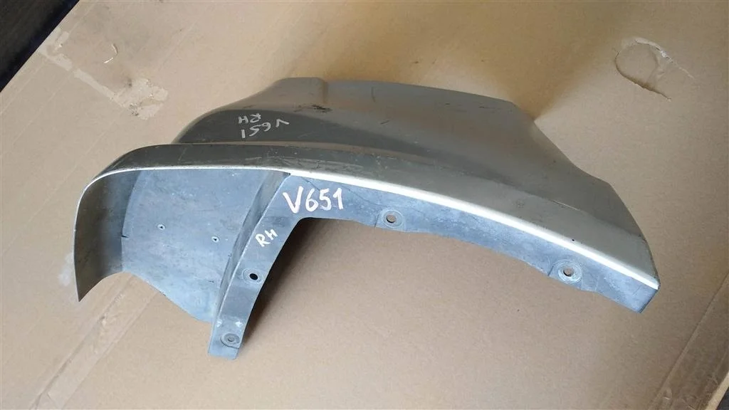 Б.у. брызговик MITSUBISHI PAJERO V65W MITSUBISHI PAJERO V65W