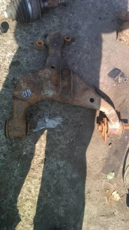 Рычаг передний правый Toyota Hilux (2005-2015) 2011 480680K040 2.5 D 2KDFTV