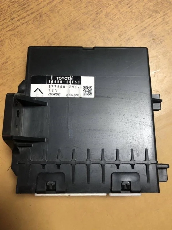 Блок управления печки/климат-контроля Toyota Land Cruiser 200 (2008-2021) 2008 8865060E50 4.5 D