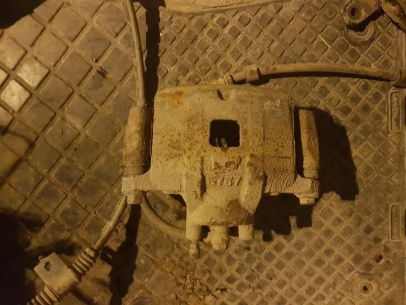 Суппорт передний правый Mitsubishi Asx I (2010-Н.в) 2012 4605B162