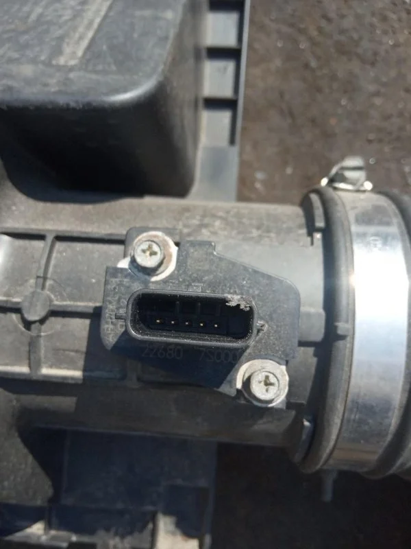 Расходомер воздуха Nissan Navara (D40) 2004-2015 2010 226807S000 2.5 D YD25DDTI