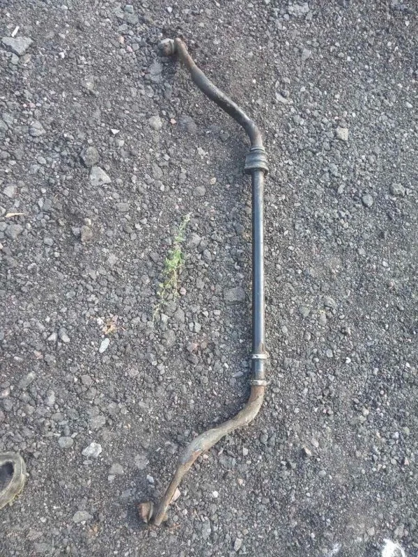 Стабилизатор подвески (поперечной устойчивости) передний Nissan Navara (D40) 2004-2015 2006 54611EB31B 2.5 D YD25DDTI