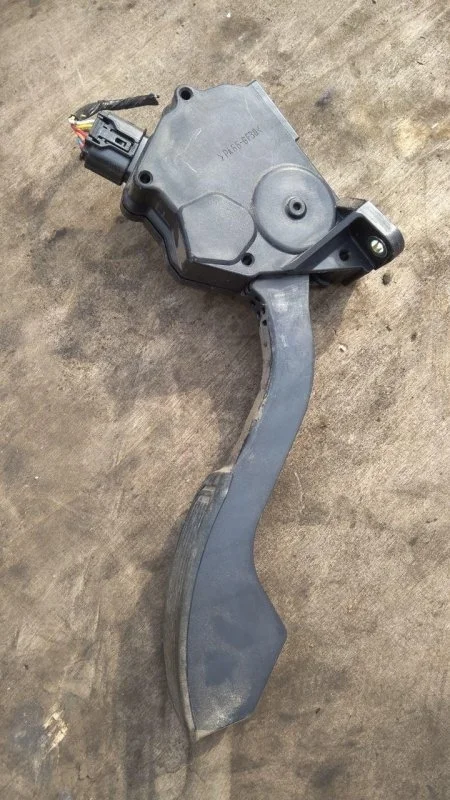 Педаль газа Toyota Rav 4 (Xa30) (2005-2014) 2007 7811042010 2.2 D 2ADFTV