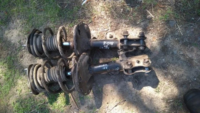 Амортизатор передний левый Toyota Rav 4 (Xa30) (2005-2014) 2007 4852080074 2.2 D 2ADFTV